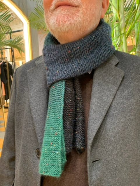 LOARWENN: Écharpe en laine tricotée à la main spécialement pour vous.Laine de couleurs dégradées
