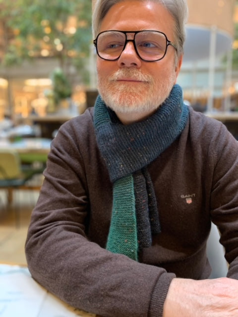 LOARWENN: Écharpe en laine tricotée à la main spécialement pour vous.Laine de couleurs dégradées