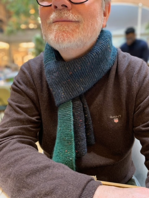 LOARWENN: Écharpe en laine tricotée à la main spécialement pour vous.Laine de couleurs dégradées