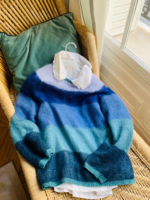 HEOL blue: pull coloré tricoté main en laine mohair et soie de marque danoise