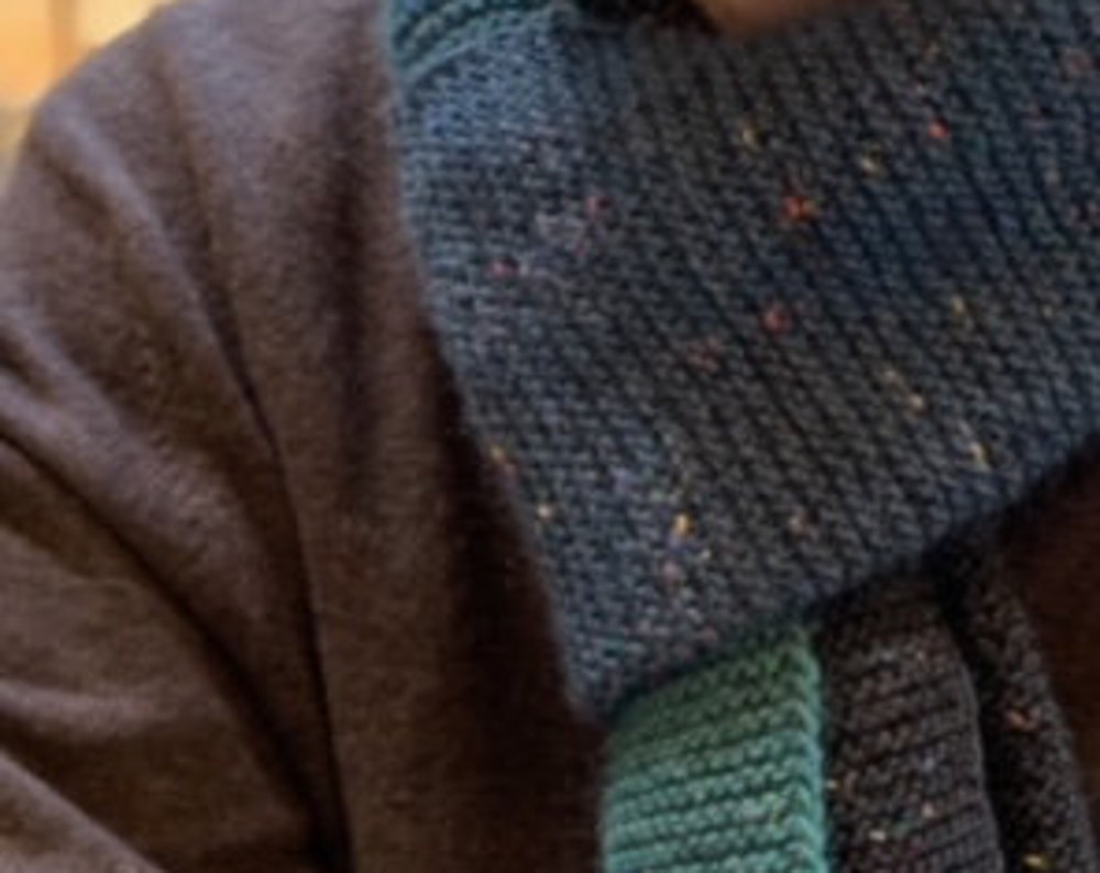 LOARWENN: Écharpe en laine tricotée à la main spécialement pour vous.Laine de couleurs dégradées