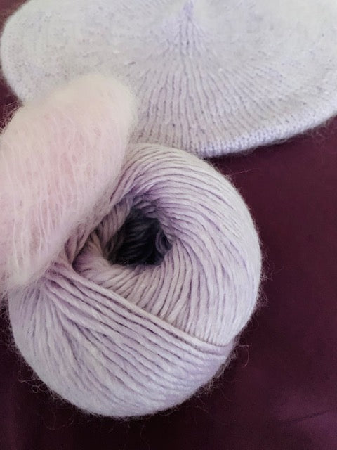 Mohair and cashmere beret: hand-knitted especially for you.