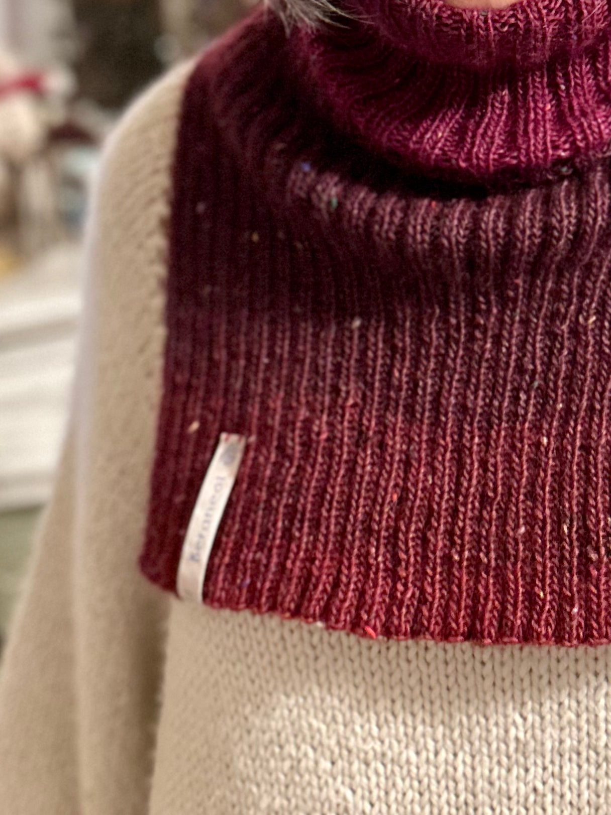 TOMM Red: Neck warmer