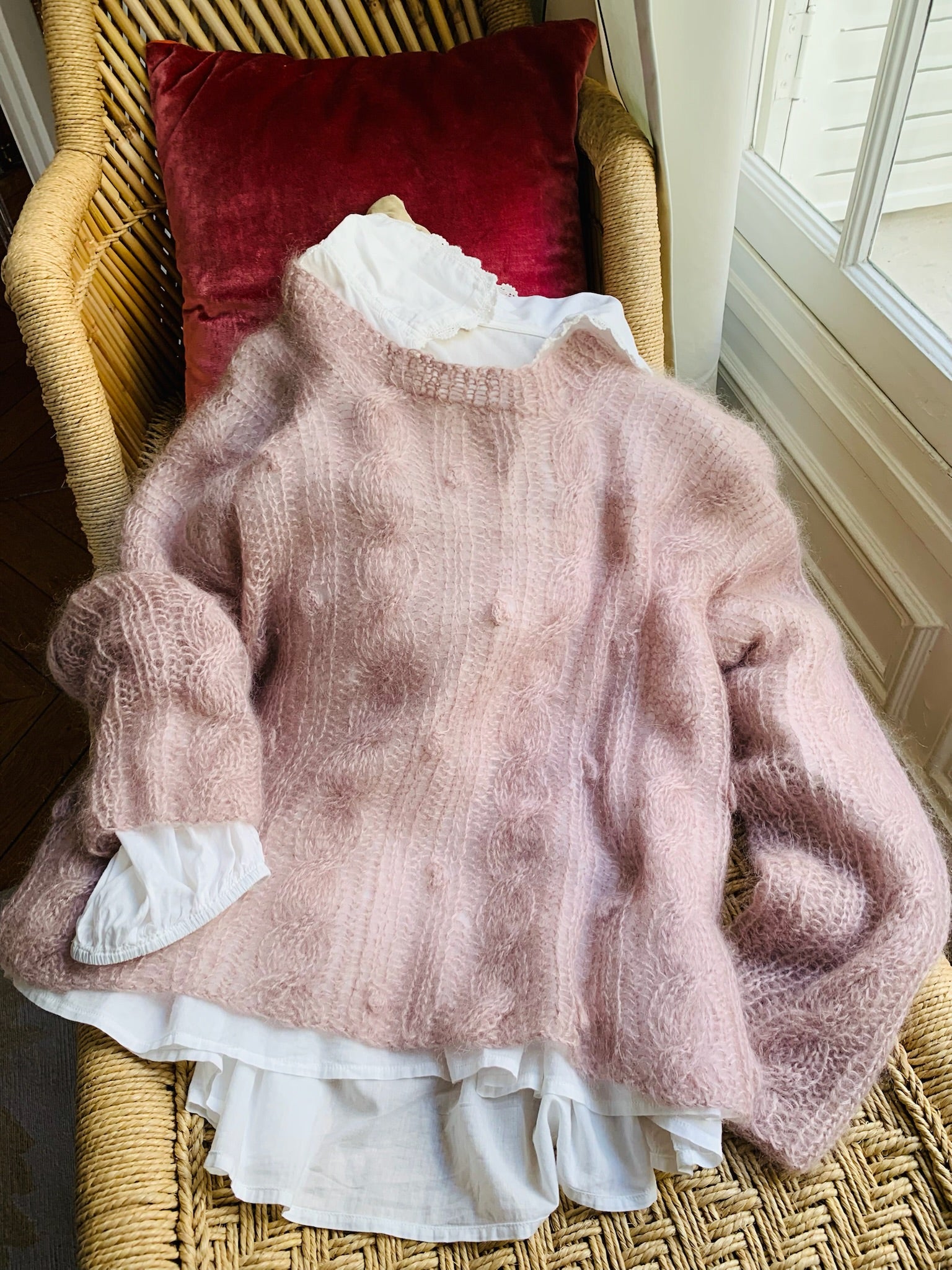 Cropped Mohair Sweater Pull rose en mohaire et soie