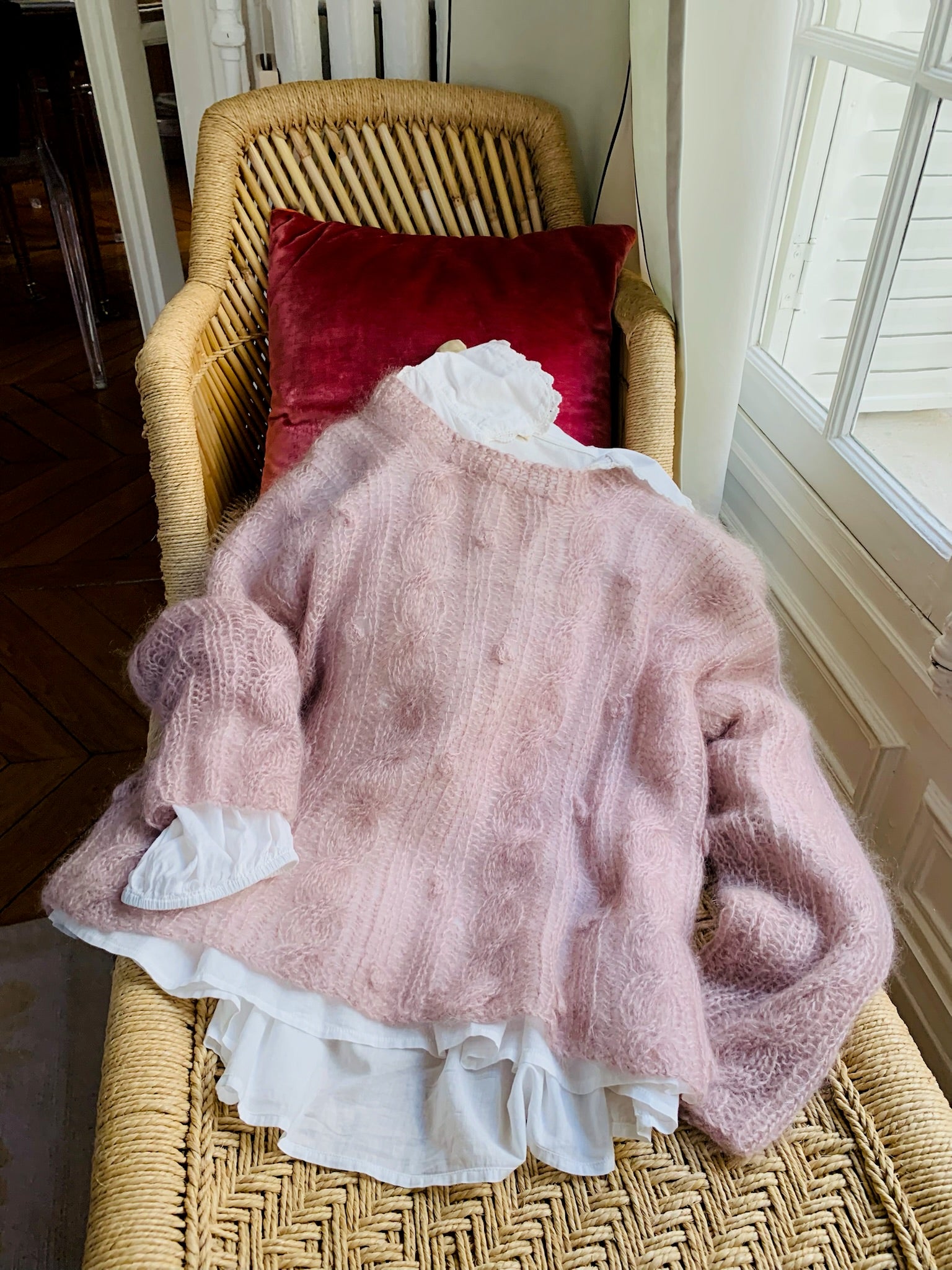 Cropped Mohair Sweater Pull rose en mohaire et soie