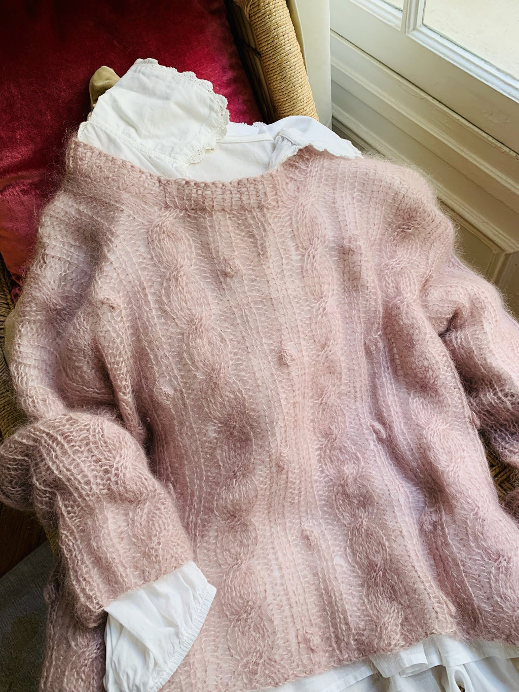Cropped Mohair Sweater Pull rose en mohaire et soie