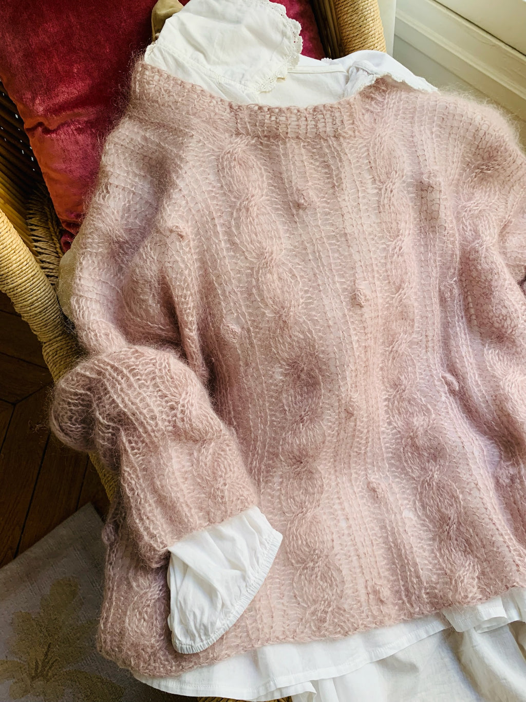 Cropped Mohair Sweater Pull rose en mohaire et soie